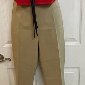 Ladies khaki color nice skinny pants NEW
Form fitting
EUC 
Machine wash
Side zip